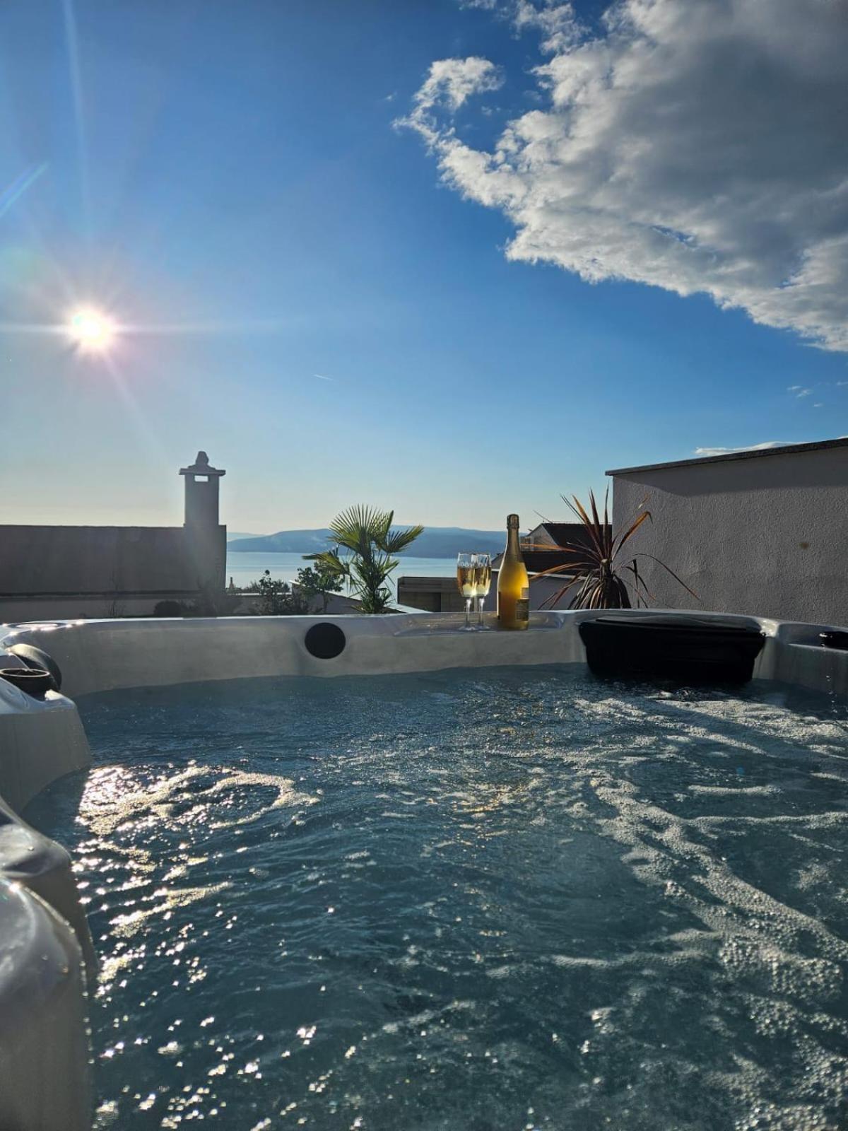 Apartman Koko With Private Jacuzzi Makarska Eksteriør billede