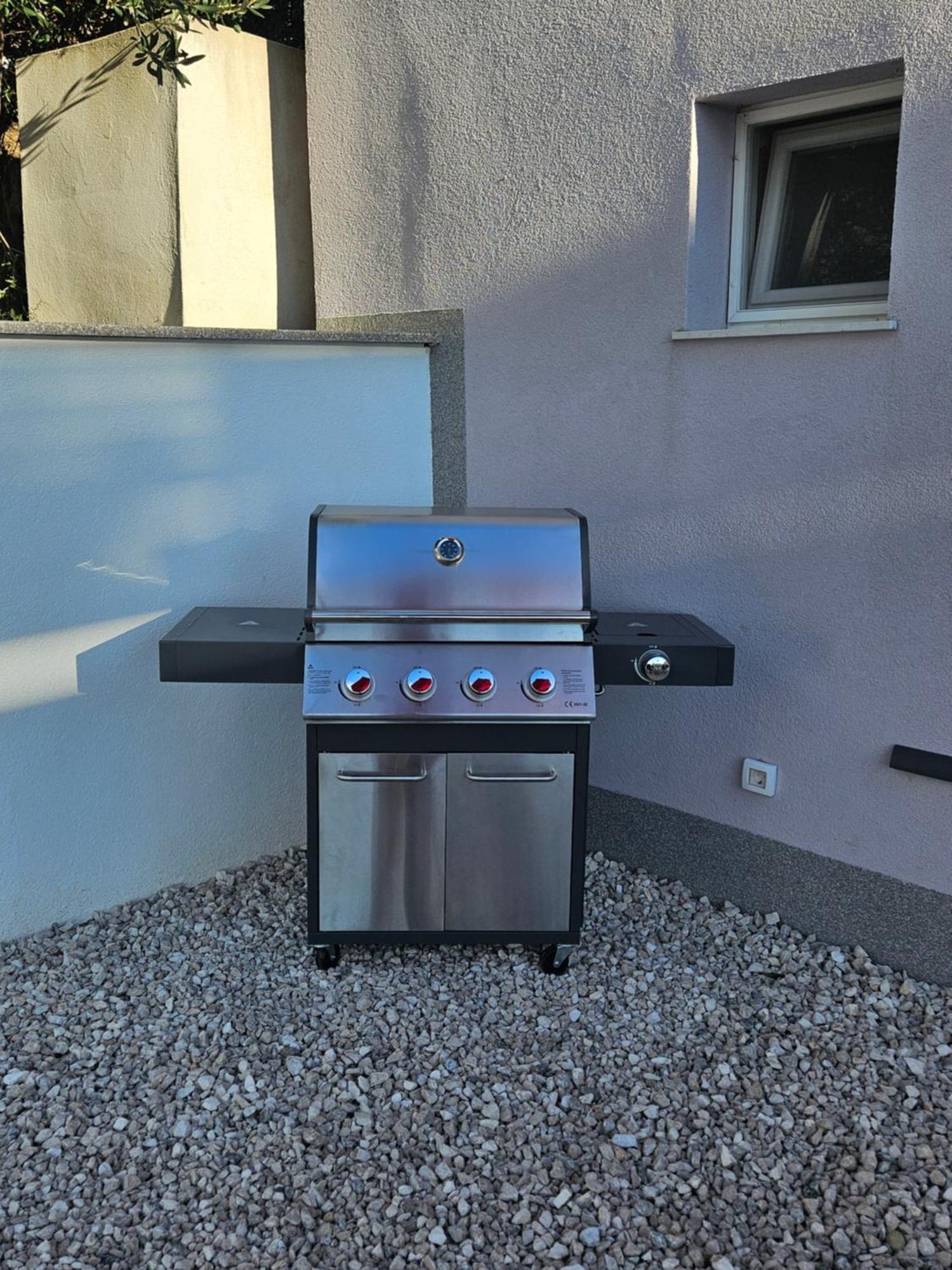 Apartman Koko With Private Jacuzzi Makarska Eksteriør billede