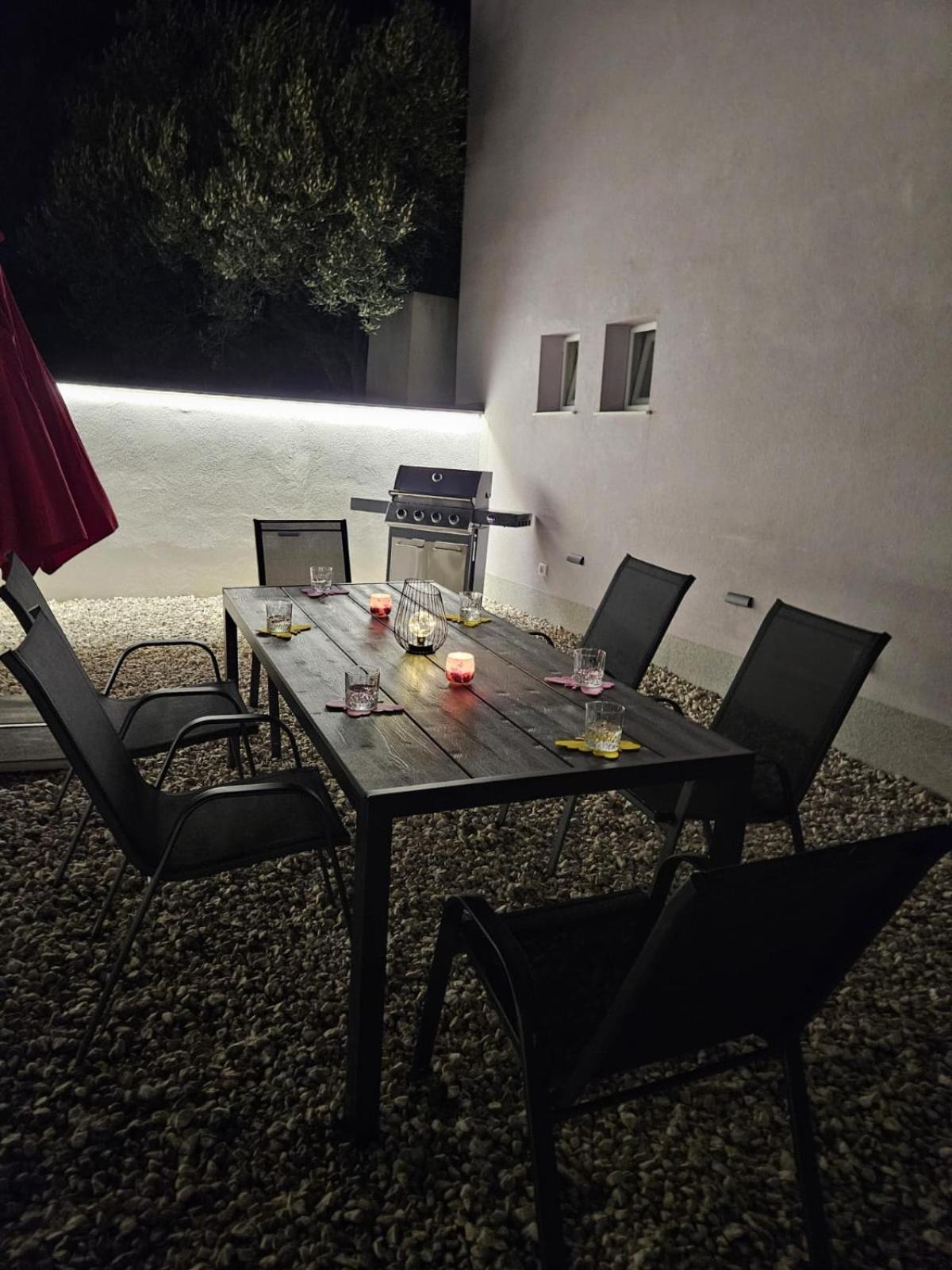 Apartman Koko With Private Jacuzzi Makarska Eksteriør billede