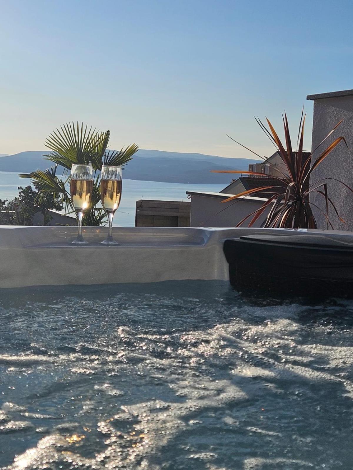 Apartman Koko With Private Jacuzzi Makarska Eksteriør billede