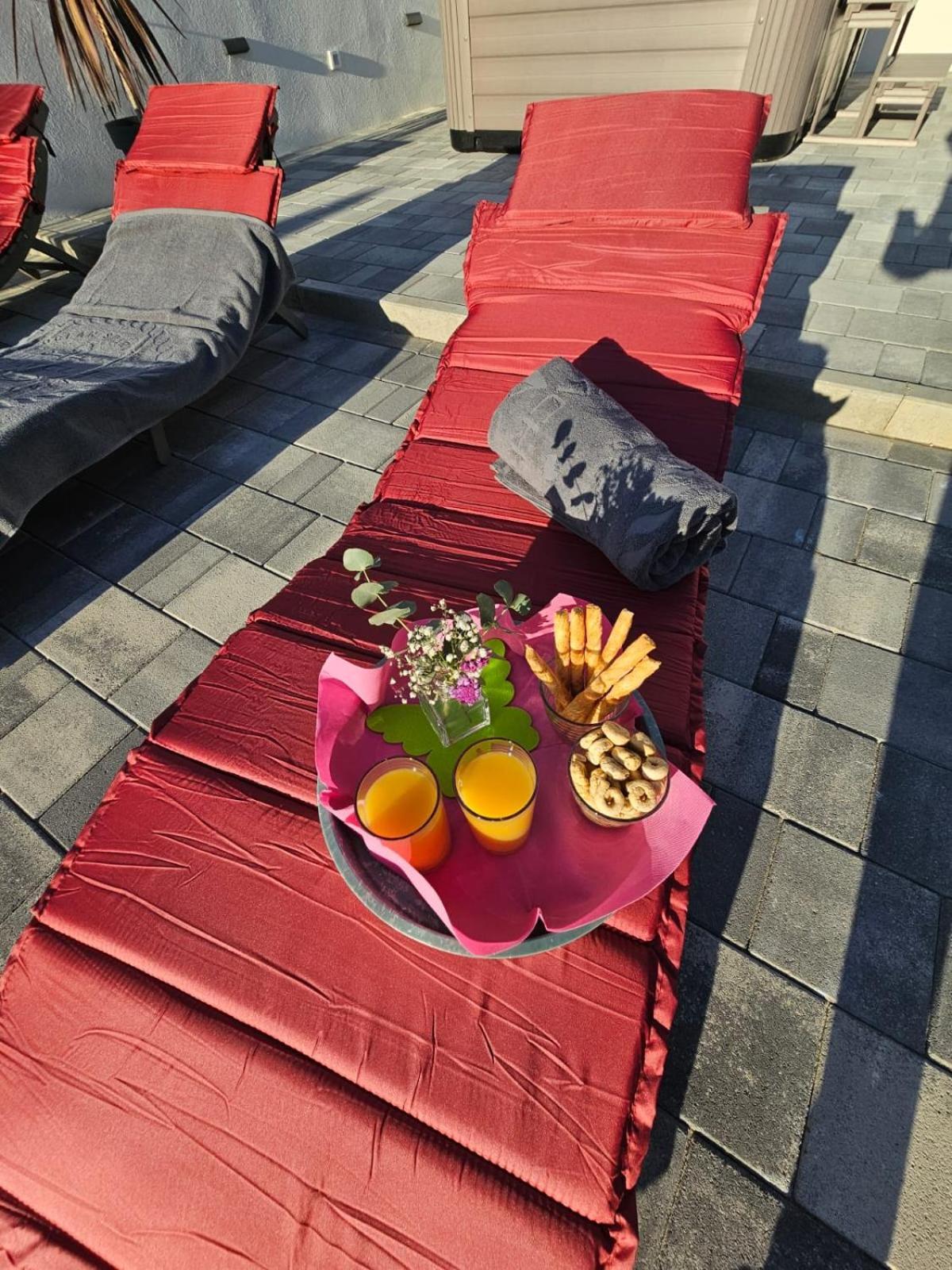 Apartman Koko With Private Jacuzzi Makarska Eksteriør billede