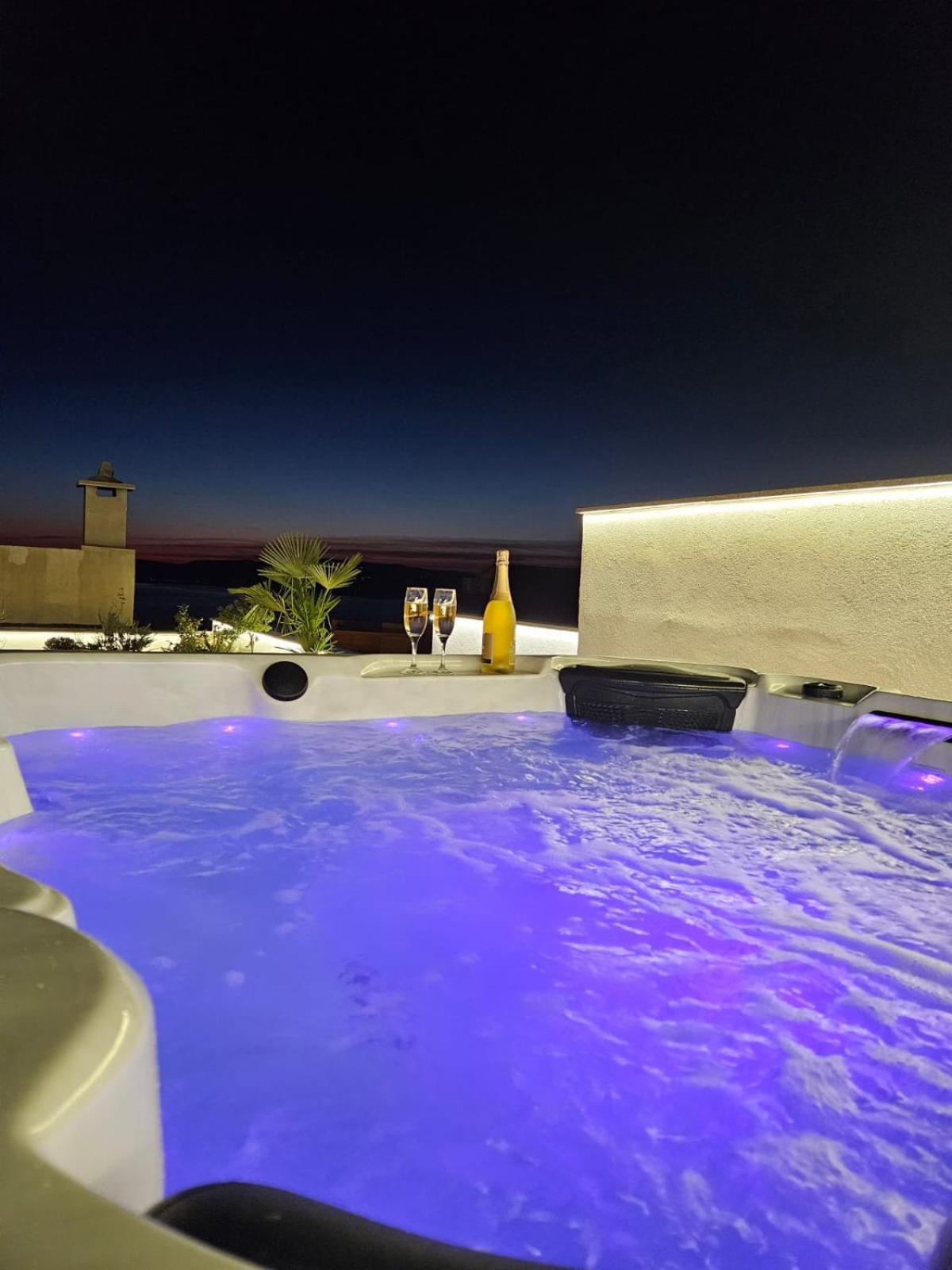 Apartman Koko With Private Jacuzzi Makarska Eksteriør billede