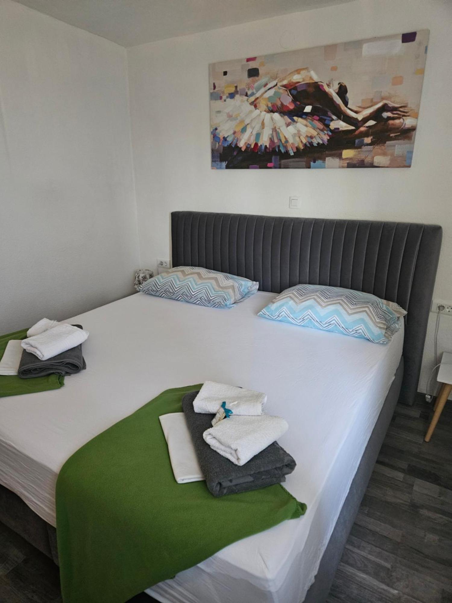 Apartman Koko With Private Jacuzzi Makarska Eksteriør billede